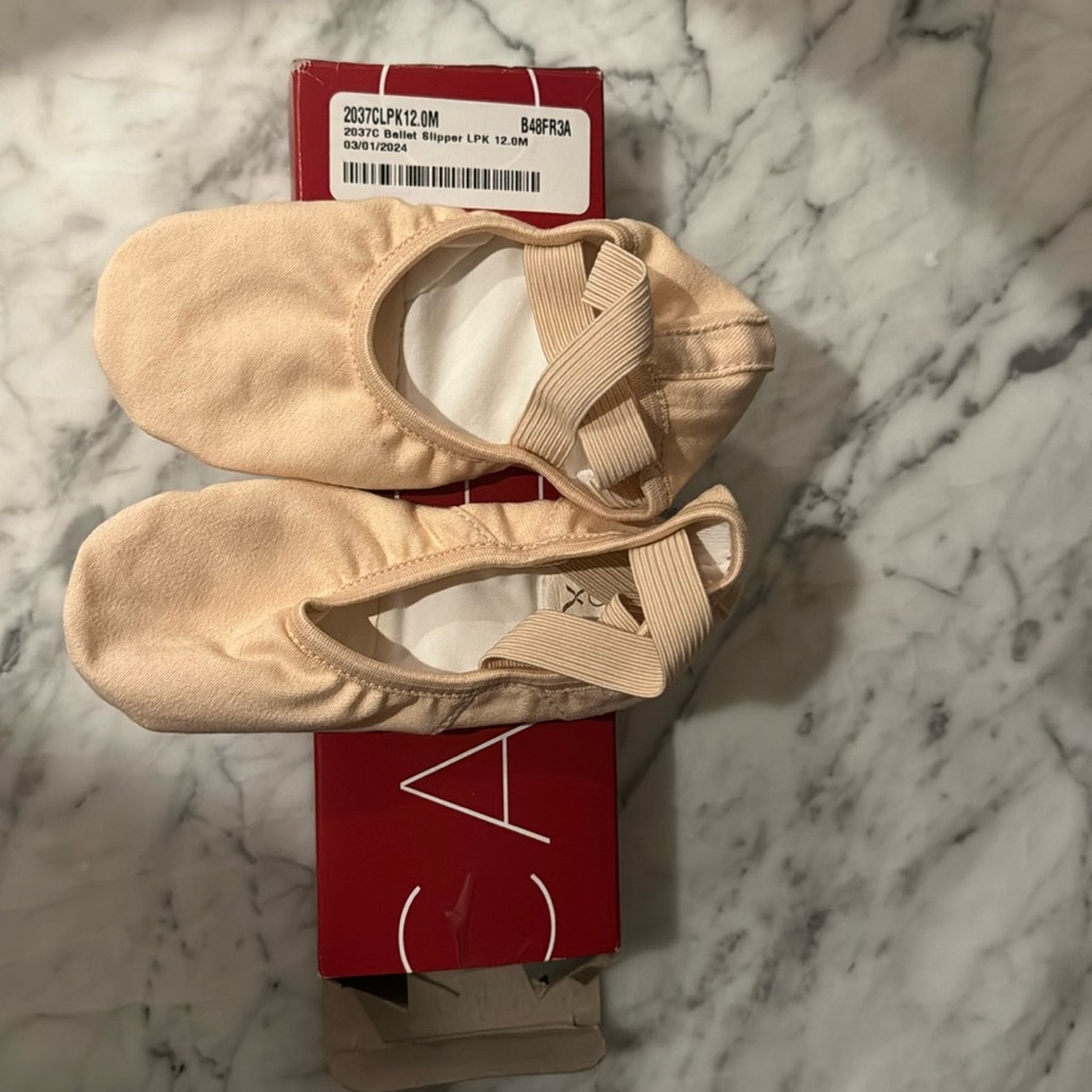 NWT Capezio ballet shoes - size 12 months